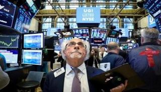 متداولون في بورصة نيويورك - رويترز