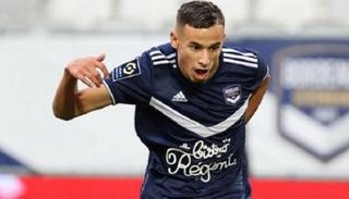 مهدي زرقان لاعب منتخب الجزائر وفريق بوردو الفرنسي