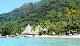 أحد شواطئ ولايات ميكرونيزيا