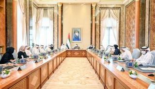 الشيخ منصور بن زايد آل نهيان خلال اجتماع المجلس الوزاري للتنمية