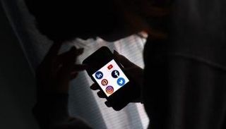 شعارات لمواقع التواصل الاجتماعي