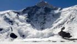 حاصرهما انهيار جليدي وأنقذهما "نباح الكلاب"