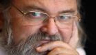 وفاة الكاتب الفرنسي ميشال لوبريس.. مؤسس مهرجان "إتونان فوياجور"