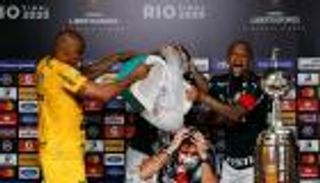 تغريدة مجنونة وكلب .. كيف احتفل بالميراس بكوبا ليبرتادوريس؟