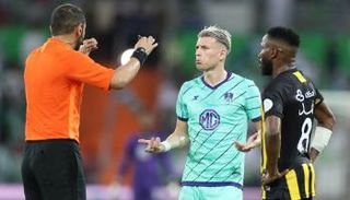 فهد المولد خلال مواجهة الاتحاد ضد الأهلي في الدوري السعودي
