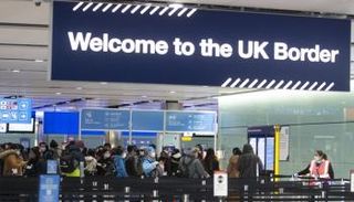 بريطانيا تشدد قواعد الدخول