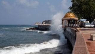 عاصفة تجتاح سلطنة عُمان- أرشيفية