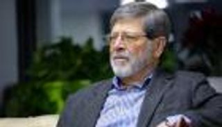 طبيب مرشد إيران ينتقد حكومة رئيسي: وعود "الانتصار على كورونا" فارغة