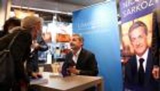 أول تعليق لساركوزي بعد الحكم بسجنه عاما