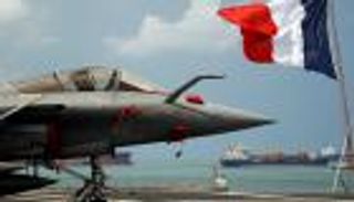 الجزائر تغلق مجالها الجوي أمام فرنسا.. هل تتأثر "برخان"؟