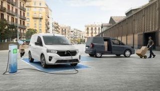 نيسان تطلق سيارتها Townstar الخدمية