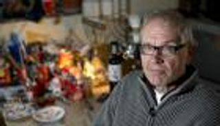 "وفاة صاحب الرسوم المسيئة" تجتاح تويتر.. "إنا كفيناك المستهزئين"