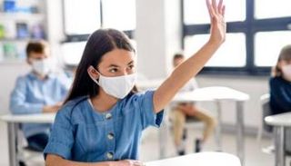 المدارس التي تجاوزت نسبة التطعيم فيها 84% ستتمكن من تخفيف الإجراءات