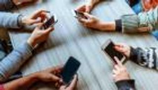 سكتة فيسبوك الكبرى تكشف المأساة.. إدمان رقمي
