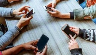 سكتة فيسبوك الرقمية تعيد سؤال الإدمان على المنصات الاجتماعية