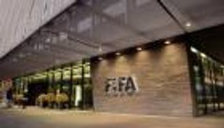 بسبب نجوم كرة القدم..  تمرد جديد يزلزل عرش الفيفا