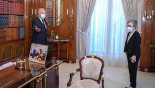 الرئيس التونسي قيس سعيد ورئيسة الحكومة الجديدة