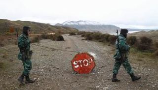 جنديان أذريان (أرشيفية)