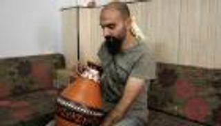 سوري يدمج 3 ثقافات في آلاته الموسيقية.. الفن لغة وحياة