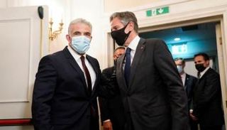 وزير الخارجية الأمريكي أنتونتي بلينكن ونظيره الإسرائيلي يائير لابيد