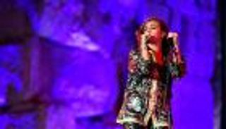 فيديو: عزيزة تطلق أغنية "من حديد".. رسالة حنين وأمل