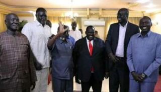  الجنرال سايمون قاتويج والوفد الحكومي في الخرطوم