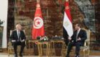 بحثا علاقات مصر وتونس.. السيسي يعلن دعم "قرارات سعيد"