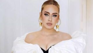 المغنية البريطانية 