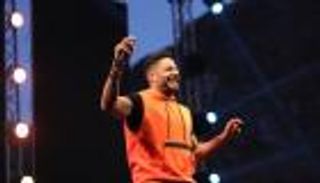 لعبة عالمية واستفتاء وإعلان خاص.. 3 مفاجآت من حماقي لجمهوره