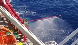 عملية محاصرة بقعة الزيت