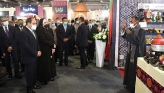 الرئيس السيسي يلتقي البائع الشهير