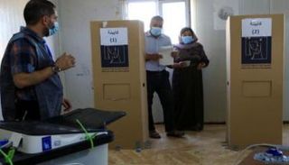 جانب من عملية التصويت بانتخابات العراق