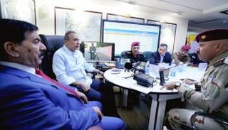 رئيس وزراء العراق يتابع عملية تأمين الانتخابات