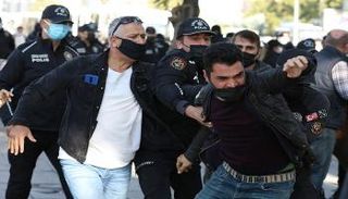 عنف الشرطة التركية ضد المتظاهرين في أنقرة