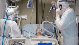 مريضة في غرفة العناية المركزة