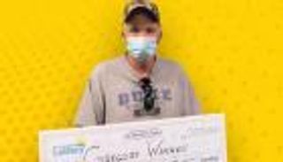 أسعد ميكانيكي في العالم.. ربح ثروة ضخمة دون أن يدري