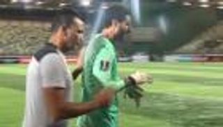 هل لعب مصابا؟.. محمد الشناوي يثير الجدل بعد مباراة مصر وليبيا