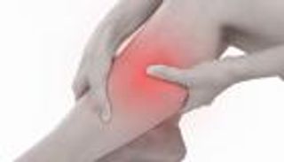 آلام الساق.. العلاج السريع يجنبك هذا المرض الخطير