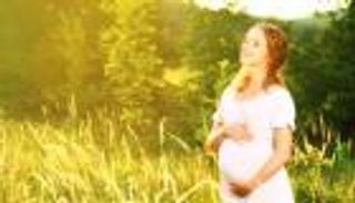 للحوامل.. فائدة مثالية لضوء الشمس في الشهور الأولى