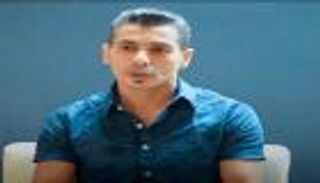 مصري يبتكر تطبيقا ينافس فيسبوك.. تعرف على "i TOP"