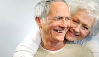 كبار السن كانوا أكثر استعدادا لمساعدة الآخرين خلال الجائحة