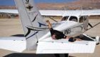 قتلى وجرحى في سقوط طائرة لبنانية بالبحر 