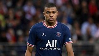 كيليان مبابي مهاجم باريس سان جيرمان