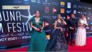 بث مباشر مهرجان الجونة السينمائي 2021.. النجوم يتوافدون على السجادة الحمراء