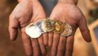 أسعار العملات الرقمية.. بيتكوين تواصل الصعود وقفزة لـ"بولكادوت"