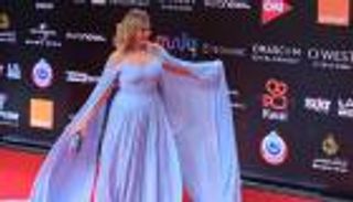 مهرجان الجونة.. يسرا تطل بفستان الأميرات (صور)