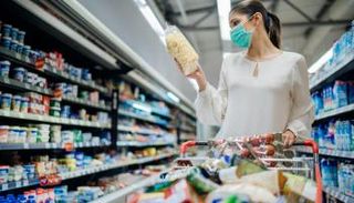 بلتعقيم المستمر محلات البقالة خالية من كورونا (صورة تعبيرية)