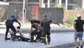 قصف وقنص ونزوح بشوارع بيروت.. "حزب الله" يستنسخ مشاهد الحرب