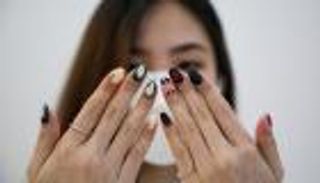 صور.. هوس "لعبة الحبار" ينتقل إلى صالونات التجميل