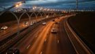 يقود سيارته "كيلومترين" فاقدا للوعي